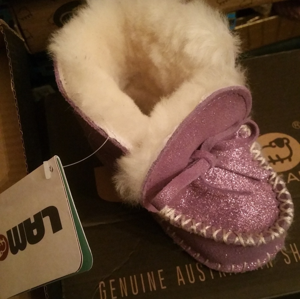 LAMO Shimmer Sherpa-Lined Bootie. - Picture 1 of 8